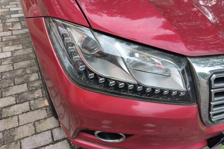 Used Haval H2 2014 1.5T Manual Two-Wheel Drive Elite Edition Right Front Headlight