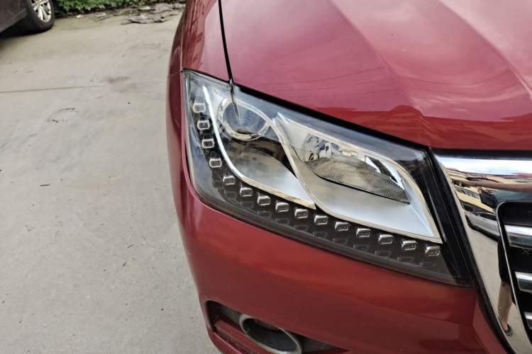 Used Haval H2 2014 1.5T Manual Two-Wheel Drive Elite Edition Right Front Headlight