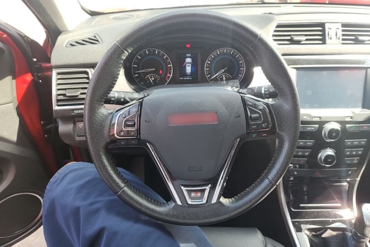 Used Haval H2 2014 1.5T Manual Two-Wheel Drive Elite Edition Steering Wheel