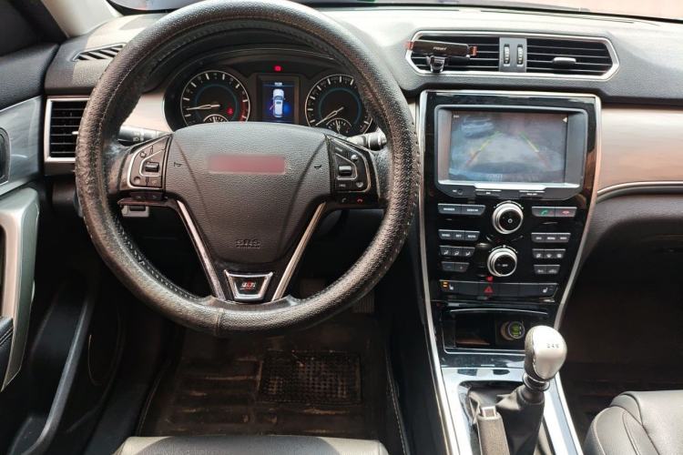 Used Haval H2 2014 1.5T Manual Two-Wheel Drive Elite Edition Steering Wheel