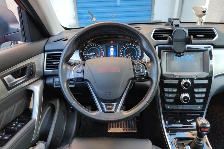 Used Haval H2 2014 1.5T Manual Two-Wheel Drive Elite Edition Steering Wheel