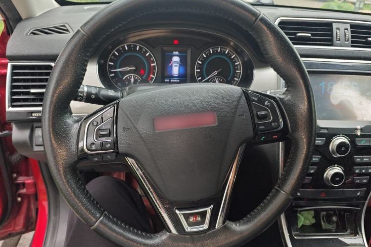 Used Haval H2 2014 1.5T Manual Two-Wheel Drive Elite Edition Steering Wheel