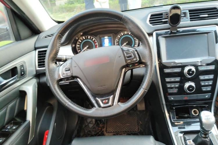 Used Haval H2 2014 1.5T Manual Two-Wheel Drive Elite Edition Steering Wheel