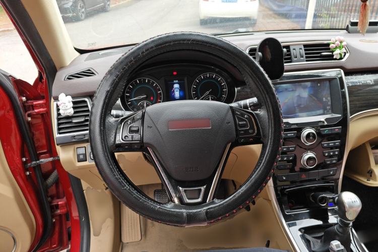 Used Haval H2 2014 1.5T Manual Two-Wheel Drive Elite Edition Steering Wheel
