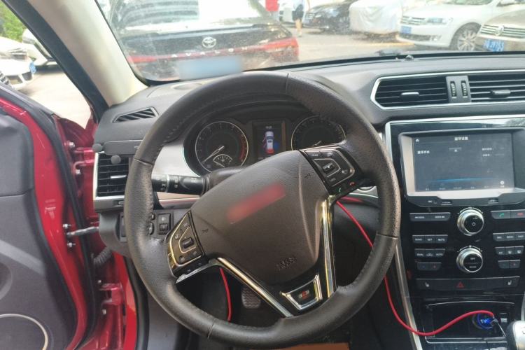 Used Haval H2 2014 1.5T Manual Two-Wheel Drive Prestige Edition Steering Wheel