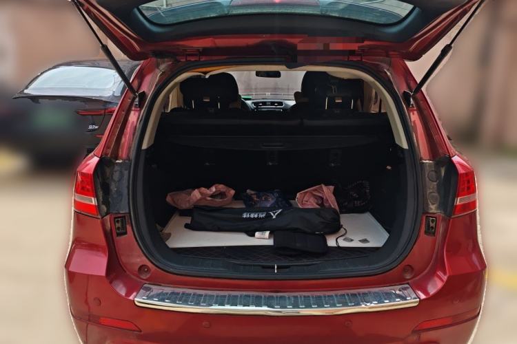 Used Haval H2 2014 1.5T Manual Two-Wheel Drive Elite Edition Trunk