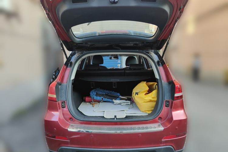 Used Haval H2 2014 1.5T Manual Two-Wheel Drive Elite Edition Trunk