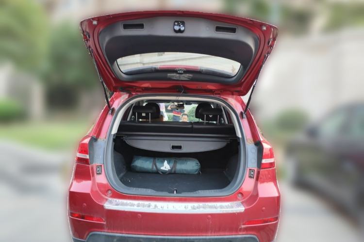 Used Haval H2 2014 1.5T Manual Two-Wheel Drive Elite Edition Trunk