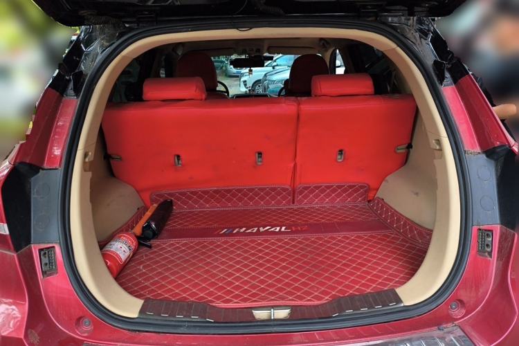 Used Haval H2 2014 1.5T Manual Two-Wheel Drive Elite Edition Trunk