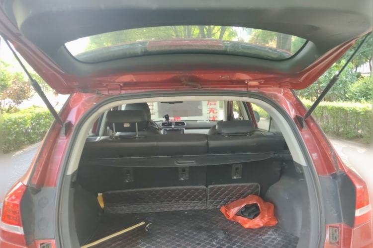 Used Haval H2 2014 1.5T Manual Two-Wheel Drive Prestige Edition Trunk