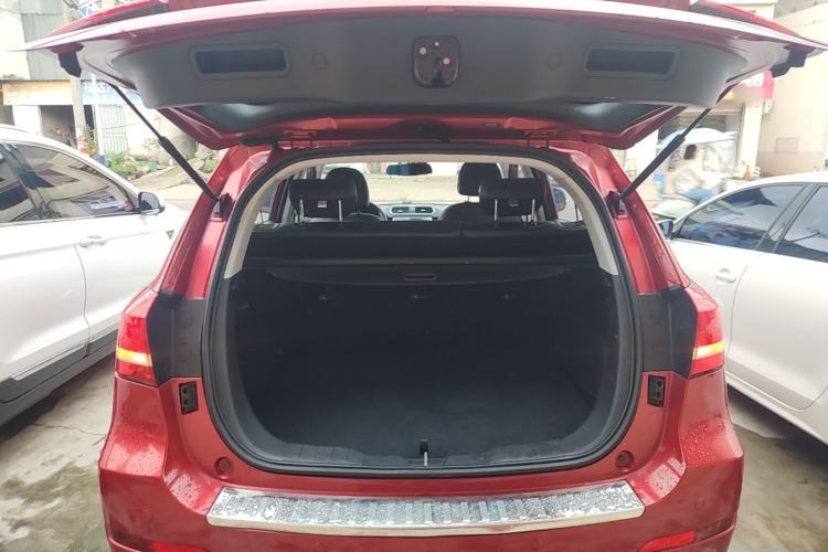 Used Haval H2 2014 1.5T Manual Two-Wheel Drive Elite Edition Trunk