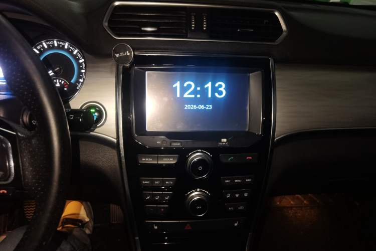 Used Haval H2 2014 1.5T Manual Two-Wheel Drive Elite Edition Audio And AC Panel