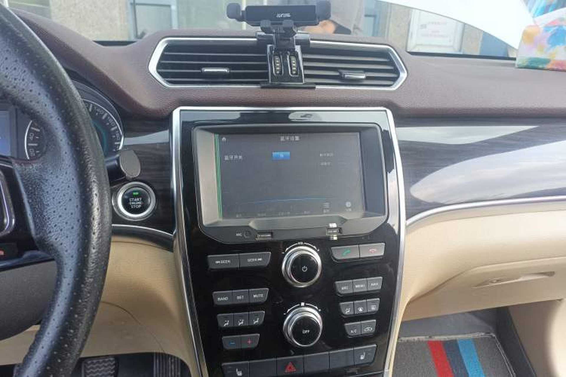 Used Haval H2 2014 1.5T Manual Two-Wheel Drive Elite Edition Audio And AC Panel