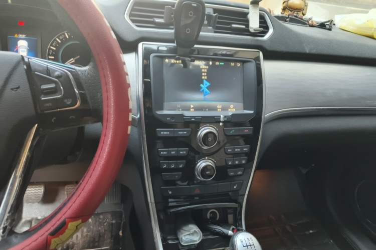 Used Haval H2 2014 1.5T Manual Two-Wheel Drive Elite Edition Audio And AC Panel