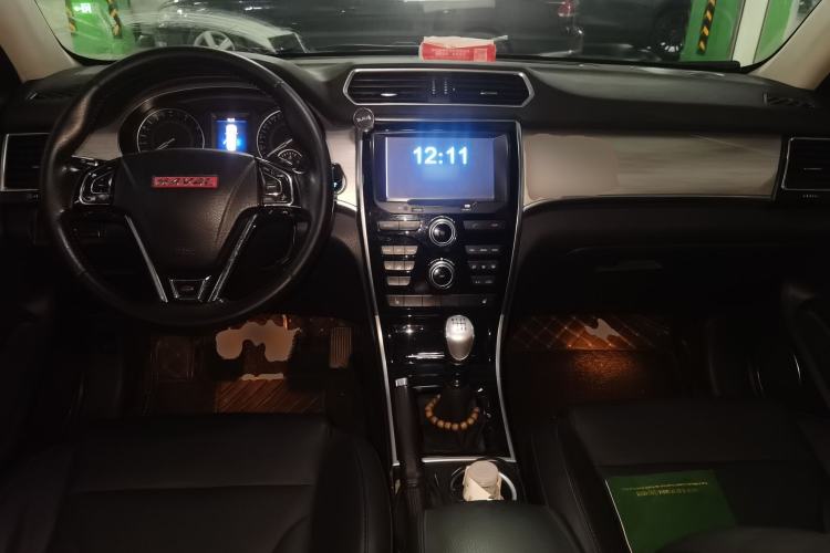Used Haval H2 2014 1.5T Manual Two-Wheel Drive Elite Edition Center Console