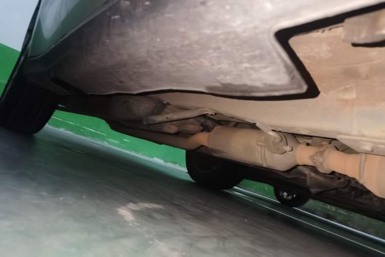 Used Haval H2 2014 1.5T Manual Two-Wheel Drive Elite Edition Chassis Front Right