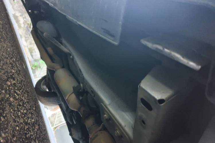 Used Haval H2 2014 1.5T Manual Two-Wheel Drive Elite Edition Chassis Front Right
