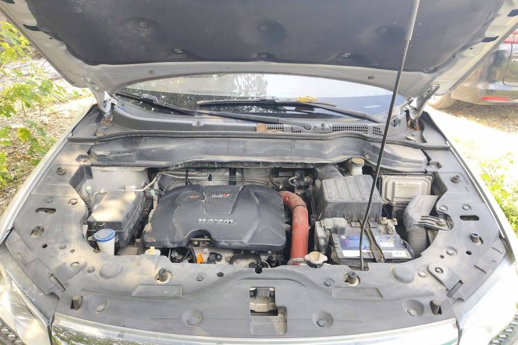 Used Haval H2 2014 1.5T Manual Two-Wheel Drive Elite Edition Engine Bay