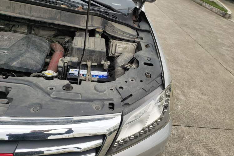 Used Haval H2 2014 1.5T Manual Two-Wheel Drive Elite Edition Engine Bay Left
