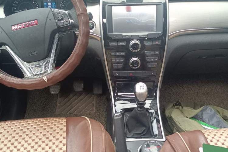 Used Haval H2 2014 1.5T Manual Two-Wheel Drive Prestige Edition Gear Lever