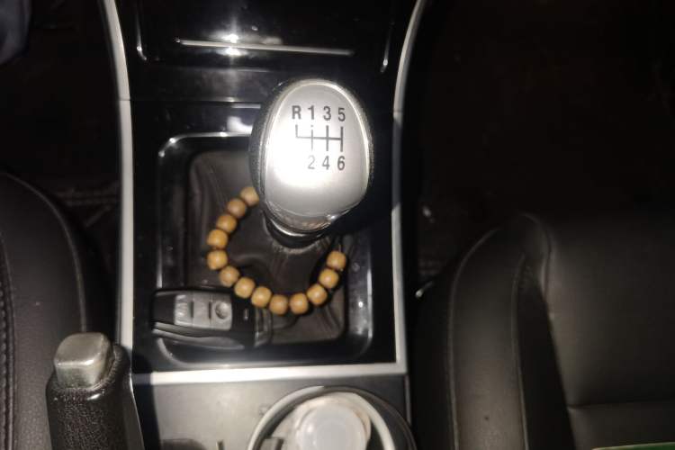 Used Haval H2 2014 1.5T Manual Two-Wheel Drive Elite Edition Gear Lever