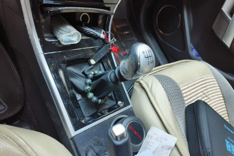 Used Haval H2 2014 1.5T Manual Two-Wheel Drive Elite Edition Gear Lever
