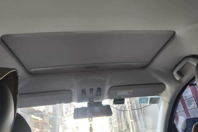 Used Haval H2 2014 1.5T Manual Two-Wheel Drive Elite Edition Headliner