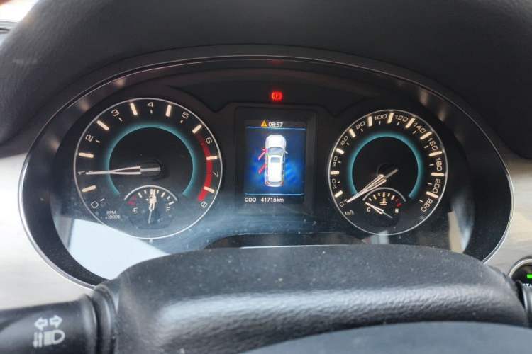 Used Haval H2 2014 1.5T Manual Two-Wheel Drive Elite Edition Instrument Cluster