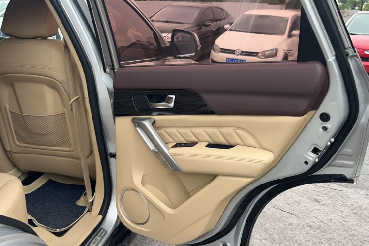 Used Haval H2 2014 1.5T Manual Two-Wheel Drive Elite Edition Interior 6