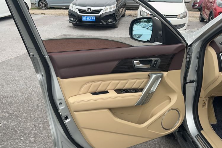 Used Haval H2 2014 1.5T Manual Two-Wheel Drive Elite Edition Interior 7