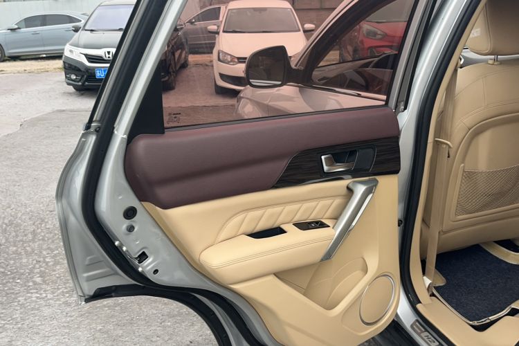 Used Haval H2 2014 1.5T Manual Two-Wheel Drive Elite Edition Interior 8