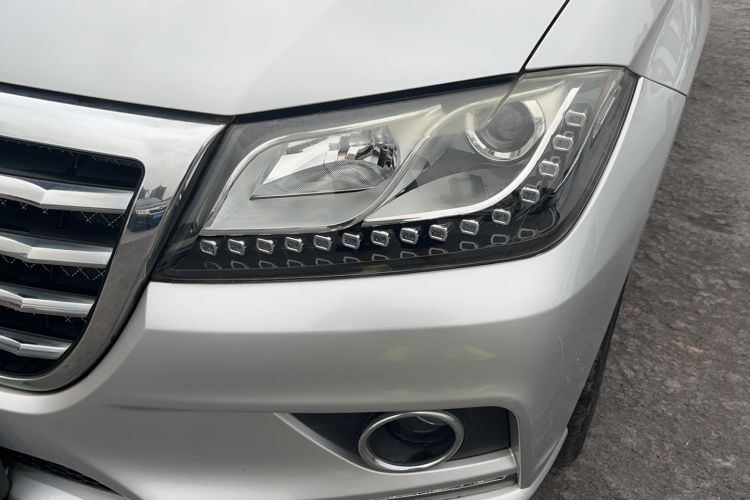 Used Haval H2 2014 1.5T Manual Two-Wheel Drive Elite Edition Left Front Headlight