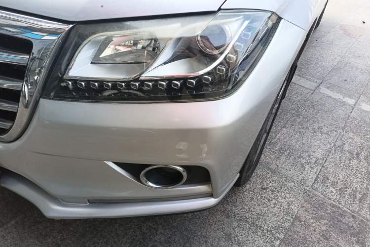 Used Haval H2 2014 1.5T Manual Two-Wheel Drive Elite Edition Left Front Headlight