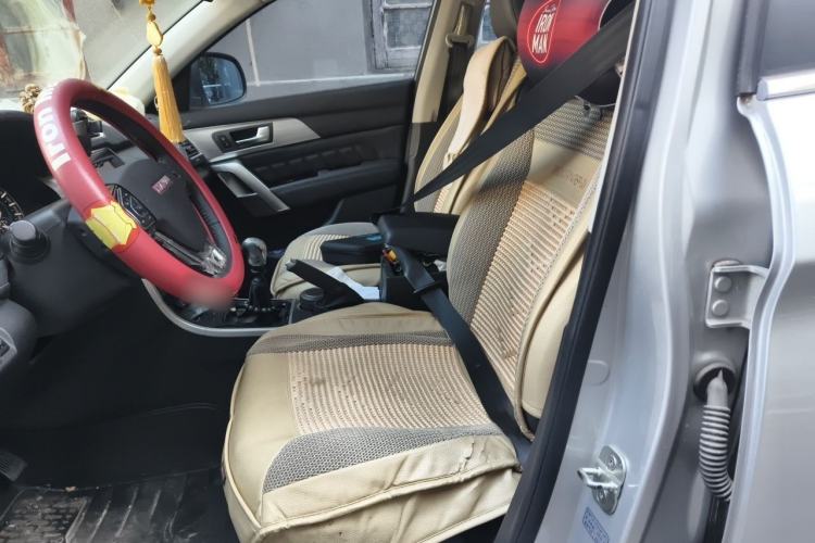 Used Haval H2 2014 1.5T Manual Two-Wheel Drive Elite Edition Left Front Seat