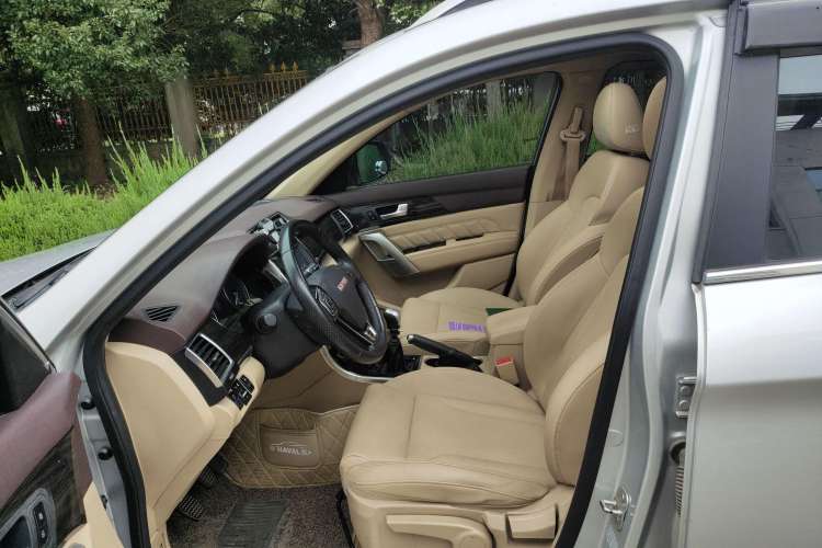 Used Haval H2 2014 1.5T Manual Two-Wheel Drive Elite Edition Left Front Seat
