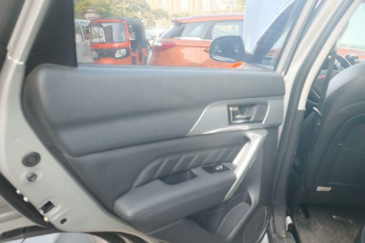 Used Haval H2 2014 1.5T Manual Two-Wheel Drive Elite Edition Left Rear Door Interior