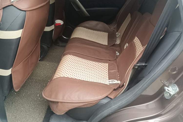 Used Haval H2 2014 1.5T Manual Two-Wheel Drive Prestige Edition Left Rear Seat