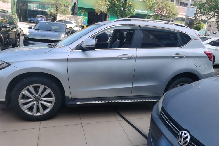 Used Haval H2 2014 1.5T Manual Two-Wheel Drive Elite Edition Left Side