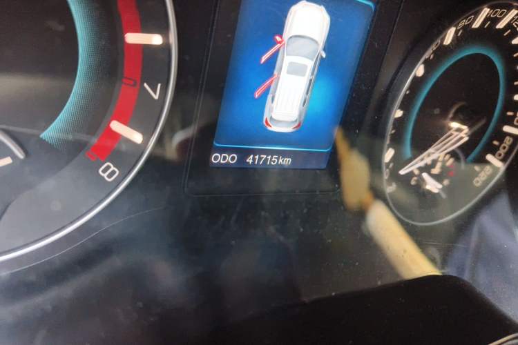 Used Haval H2 2014 1.5T Manual Two-Wheel Drive Elite Edition Odometer Close Up