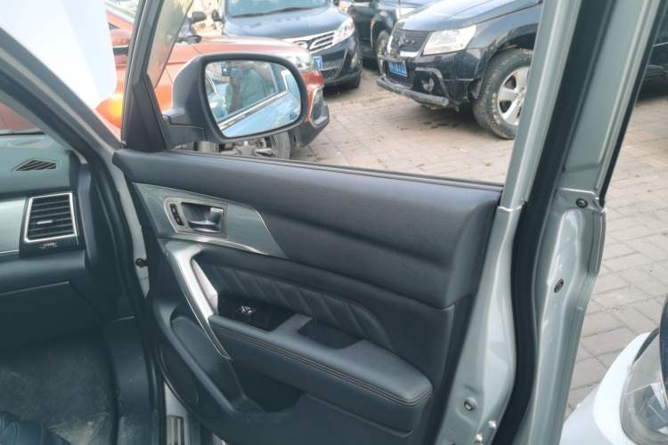 Used Haval H2 2014 1.5T Manual Two-Wheel Drive Elite Edition Right Front Door Interior