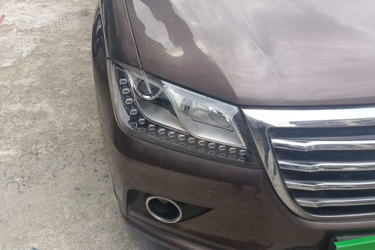 Used Haval H2 2014 1.5T Manual Two-Wheel Drive Prestige Edition Right Front Headlight