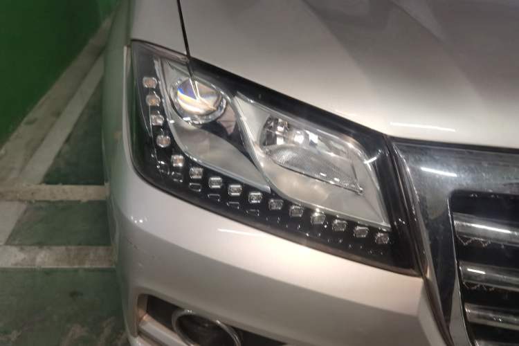 Used Haval H2 2014 1.5T Manual Two-Wheel Drive Elite Edition Right Front Headlight