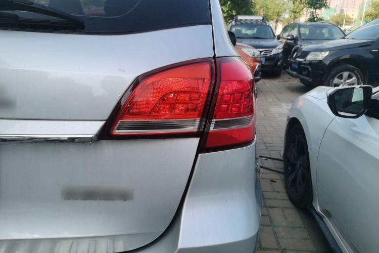 Used Haval H2 2014 1.5T Manual Two-Wheel Drive Elite Edition Right Rear Taillight