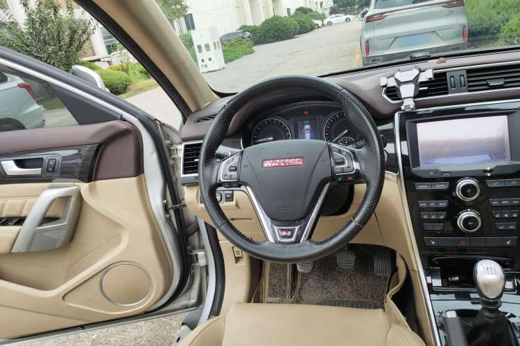 Used Haval H2 2014 1.5T Manual Two-Wheel Drive Elite Edition Steering Wheel