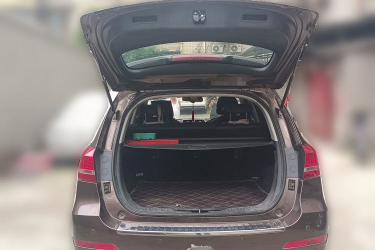Used Haval H2 2014 1.5T Manual Two-Wheel Drive Prestige Edition Trunk