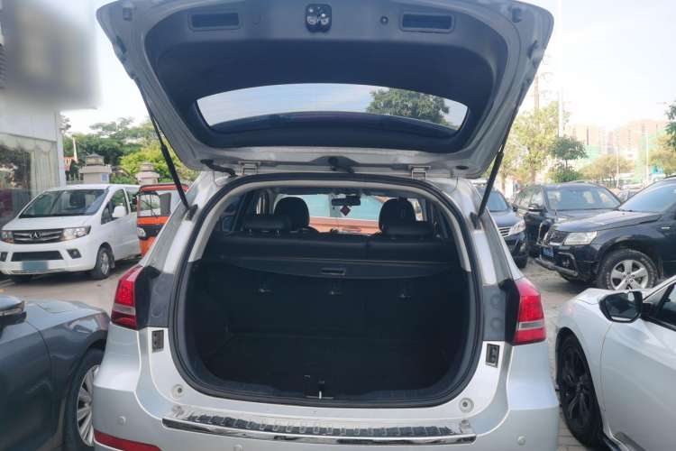 Used Haval H2 2014 1.5T Manual Two-Wheel Drive Elite Edition Trunk