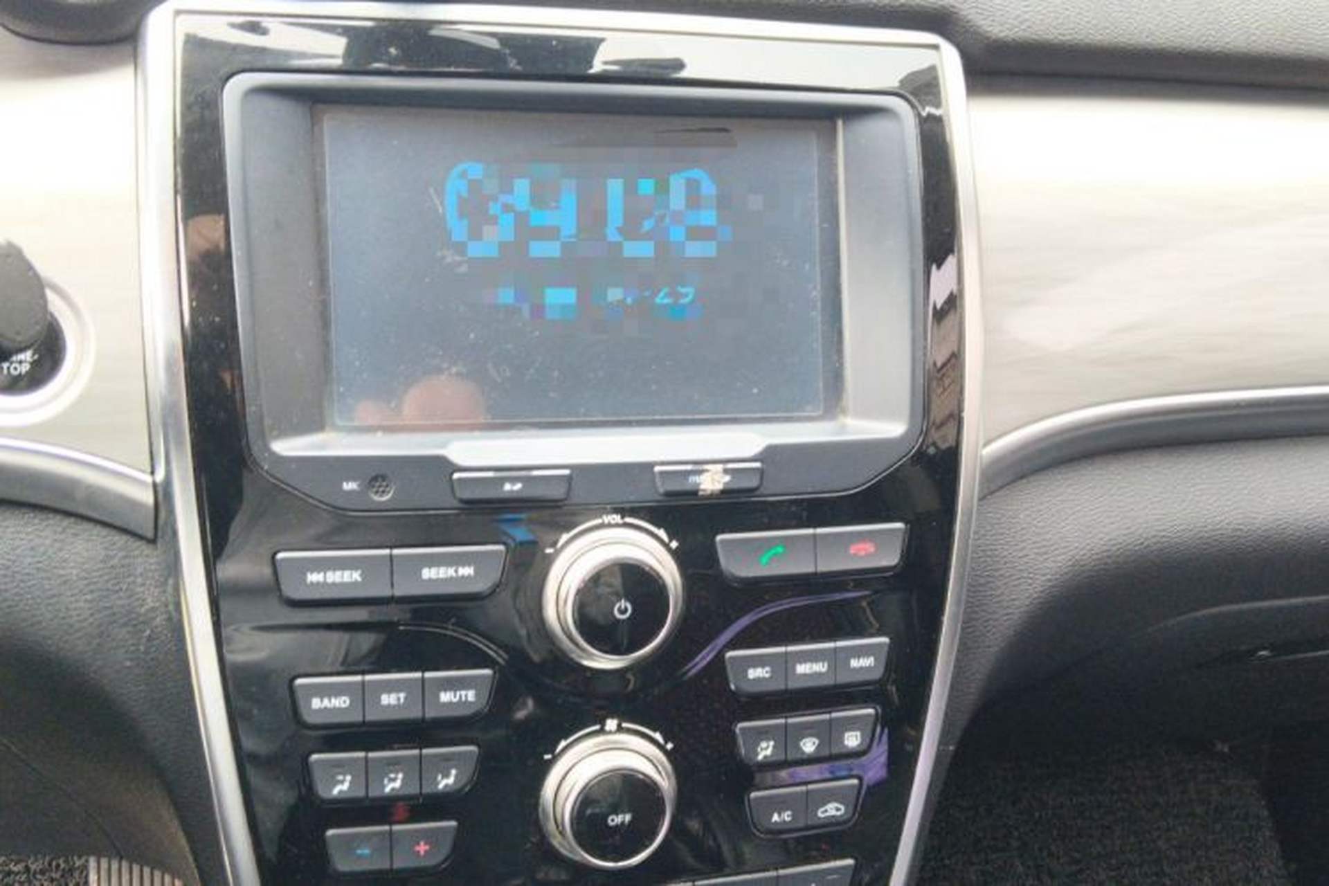 Used Haval H2 2014 1.5T Manual Two-Wheel Drive Elite Edition Audio And AC Panel