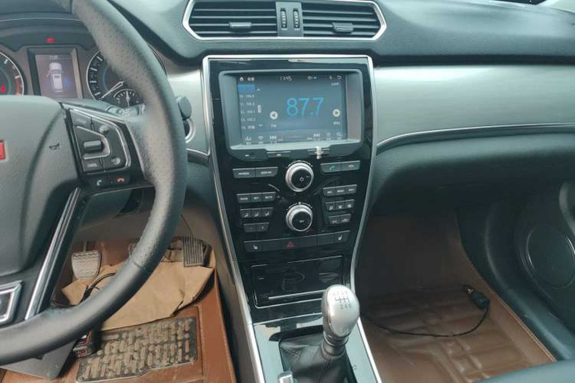 Used Haval H2 2014 1.5T Manual Two-Wheel Drive Elite Edition Audio And AC Panel