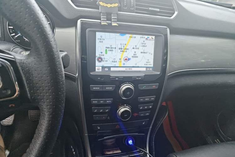 Used Haval H2 2014 1.5T Manual Two-Wheel Drive Elite Edition Audio And AC Panel