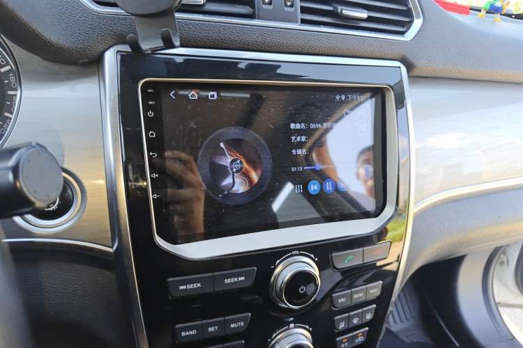 Used Haval H2 2014 1.5T Manual Two-Wheel Drive Elite Edition Audio And AC Panel